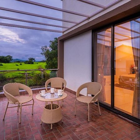 Saffronstays Aster, Plunge Pool Villa With Garden, 로나발라 외부 사진