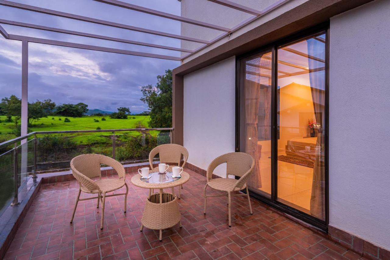 Saffronstays Aster, Plunge Pool Villa With Garden, 로나발라 외부 사진