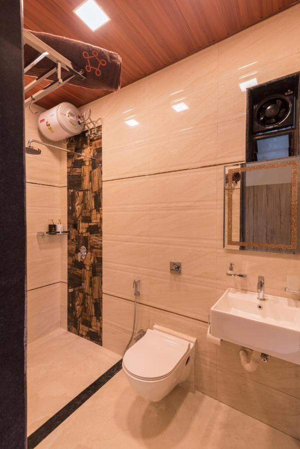 Saffronstays Aster, Plunge Pool Villa With Garden, 로나발라 외부 사진
